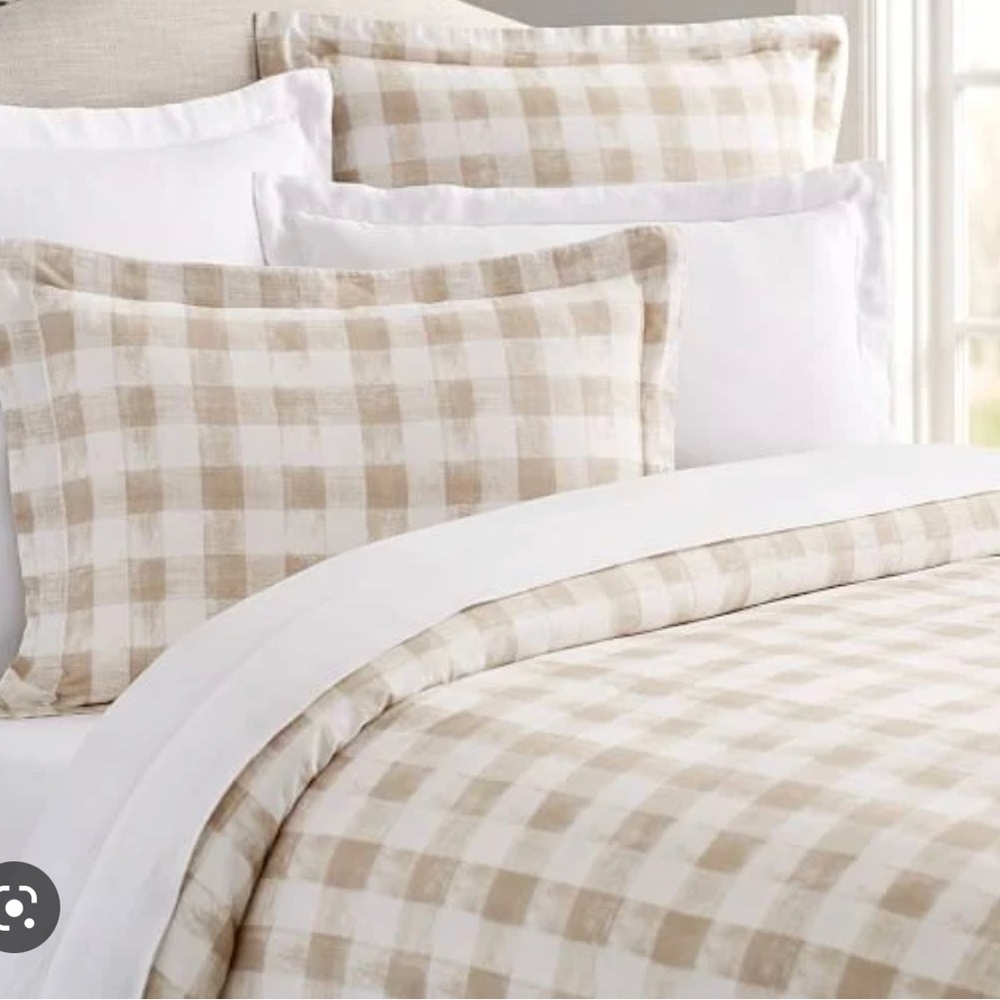 Pottery Barn Beige and White Gingham Duvet Cover
